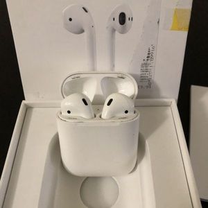 Apple AirPods